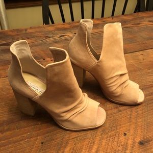 New without box Kristen Cavallari booties